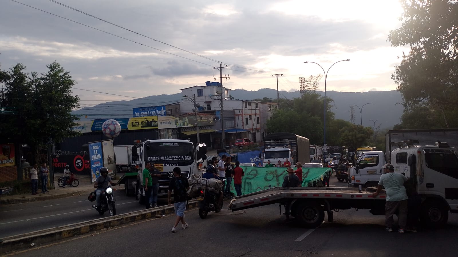 Capital Santandereana amanece nuevamente aislada por cuenta de los bloqueos de los transportadores