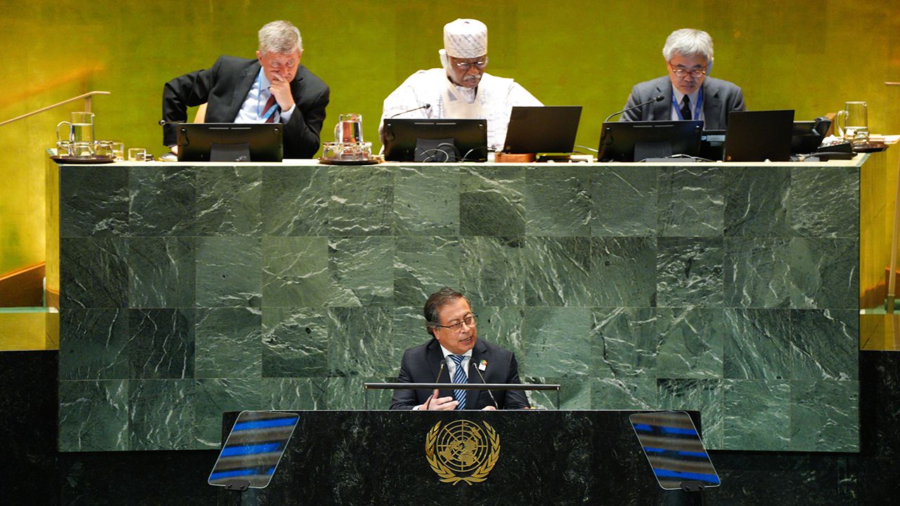 Combinar I.A. con energías limpias, la propuesta de Petro en la ONU