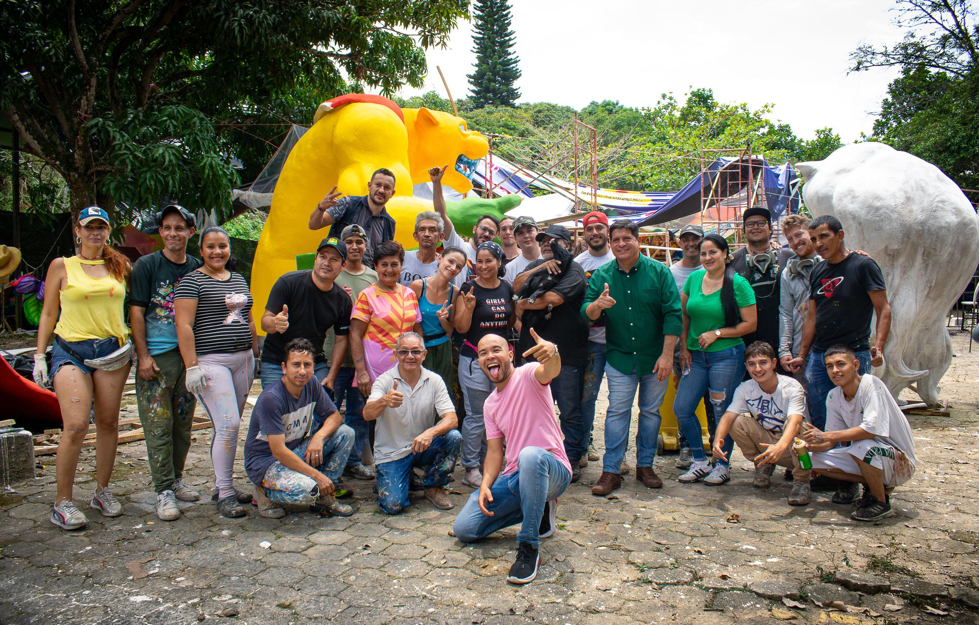 El trabajo detrás de las carrozas en la Feria Bonita de Colombia