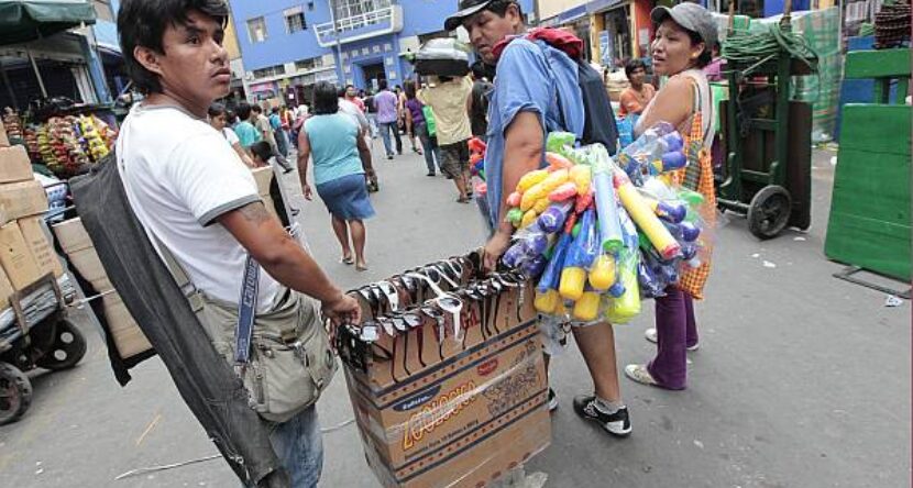 Trabajos atípicos disminuyen el desempleo, pero aumentan la desprotección laboral