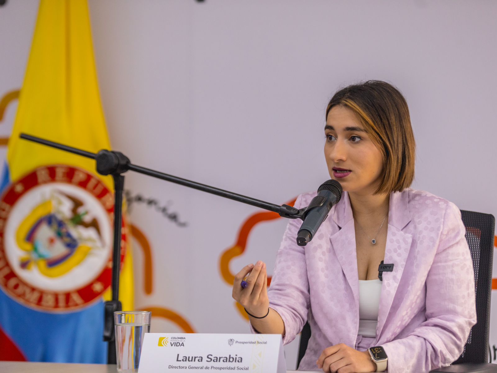 Laura Sarabia presenta portafolio de inversión de 160 billones para transición energética
