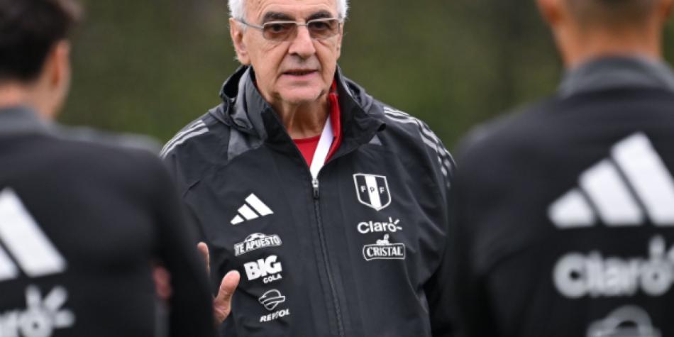 Jorge Fossati técnico de la selección peruana lanza críticas a la selección colombiana: 'No busco ventajitas'