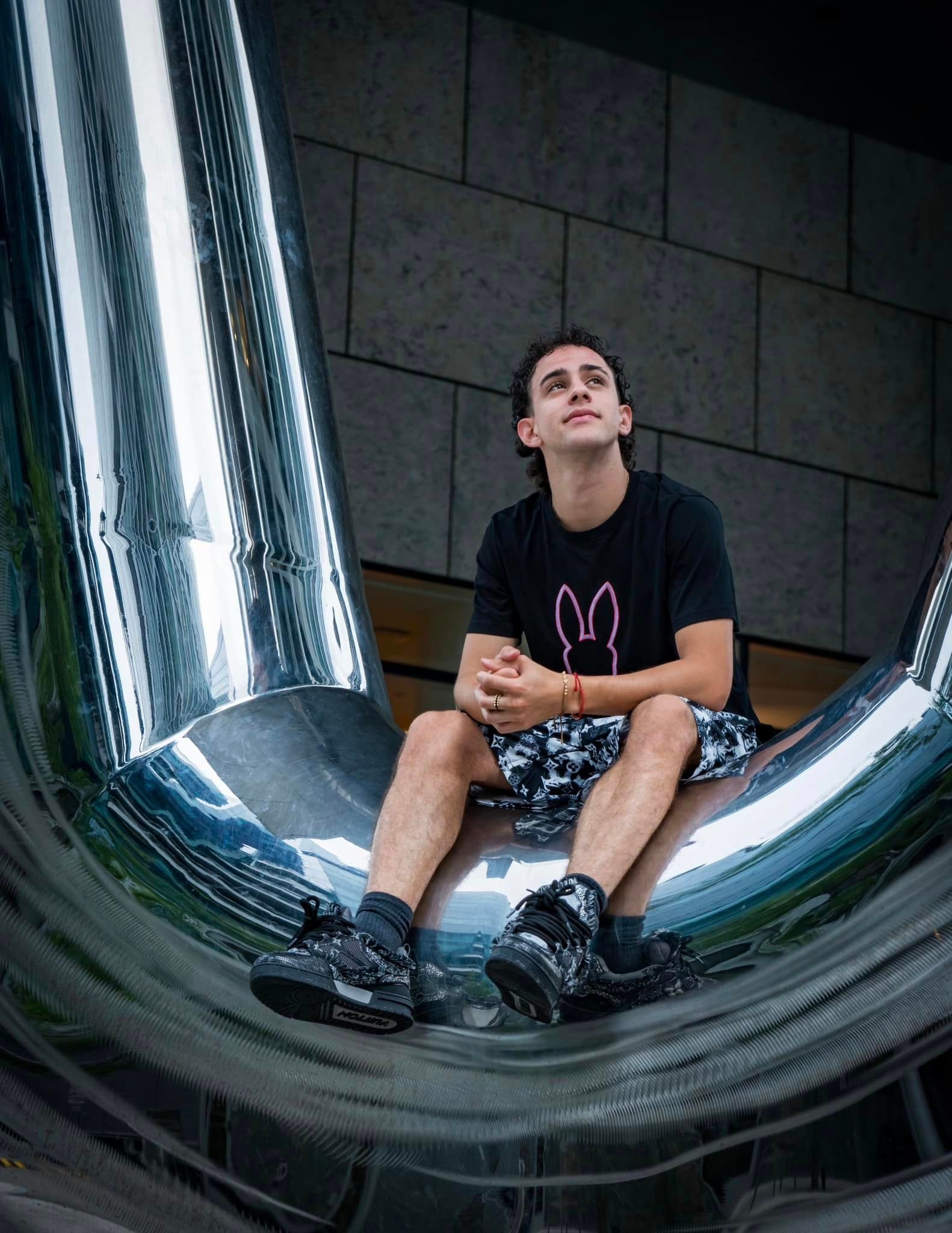 Las sorprendentes ganancias de un colombiano como anfitrión en EE.UU.