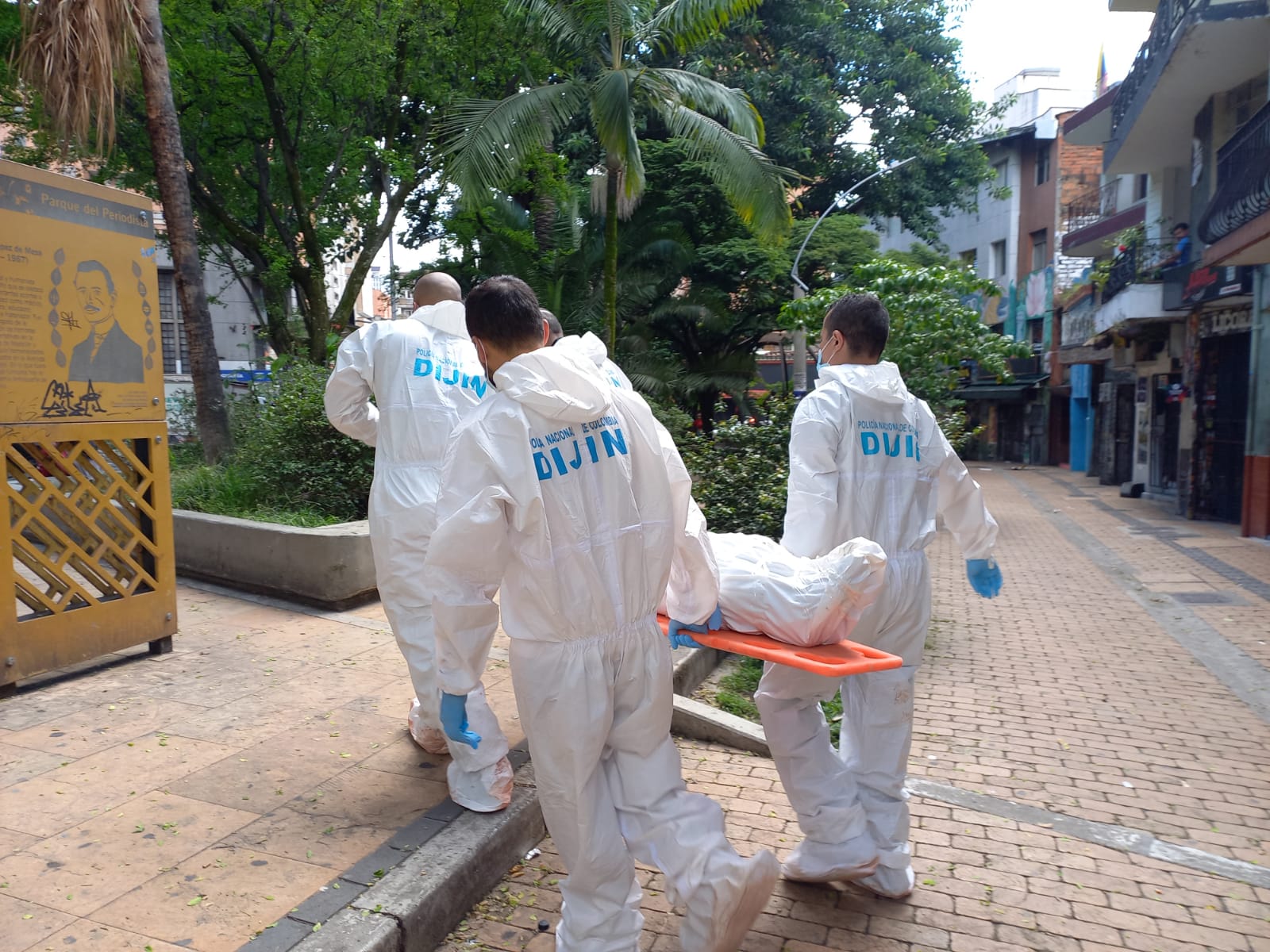 'Por rata' decía cartel que le dejaron a adolescente que asesinaron a bala