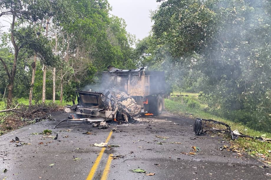 Congresistas condenan diálogos de paz con ELN
