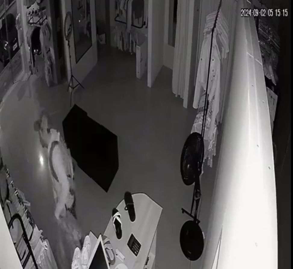 Criminal aprovechó la madrugada para robar local en Piedecuesta