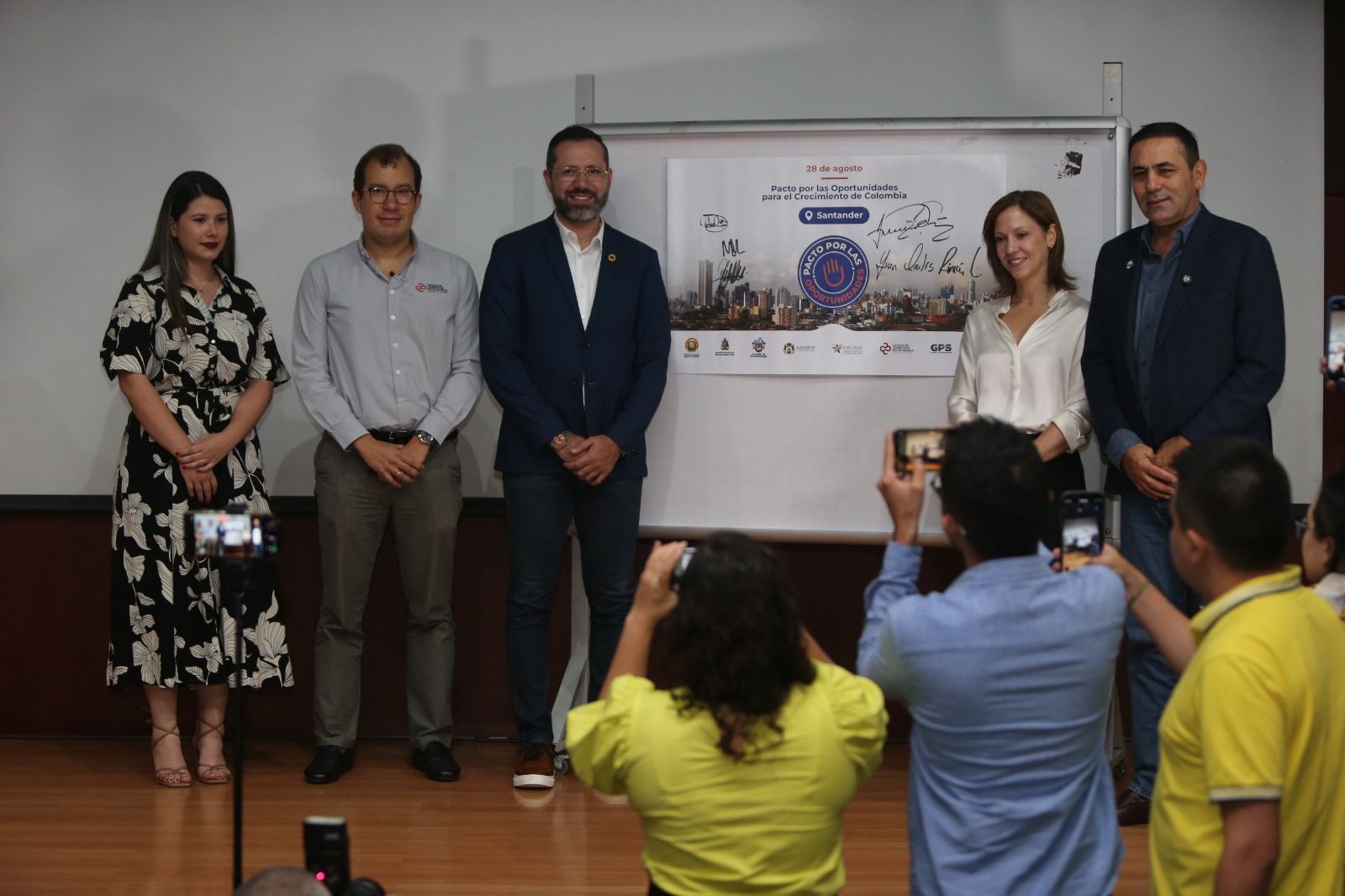 Bucaramanga abre las puertas al mundo con el "Pacto por las Oportunidades"