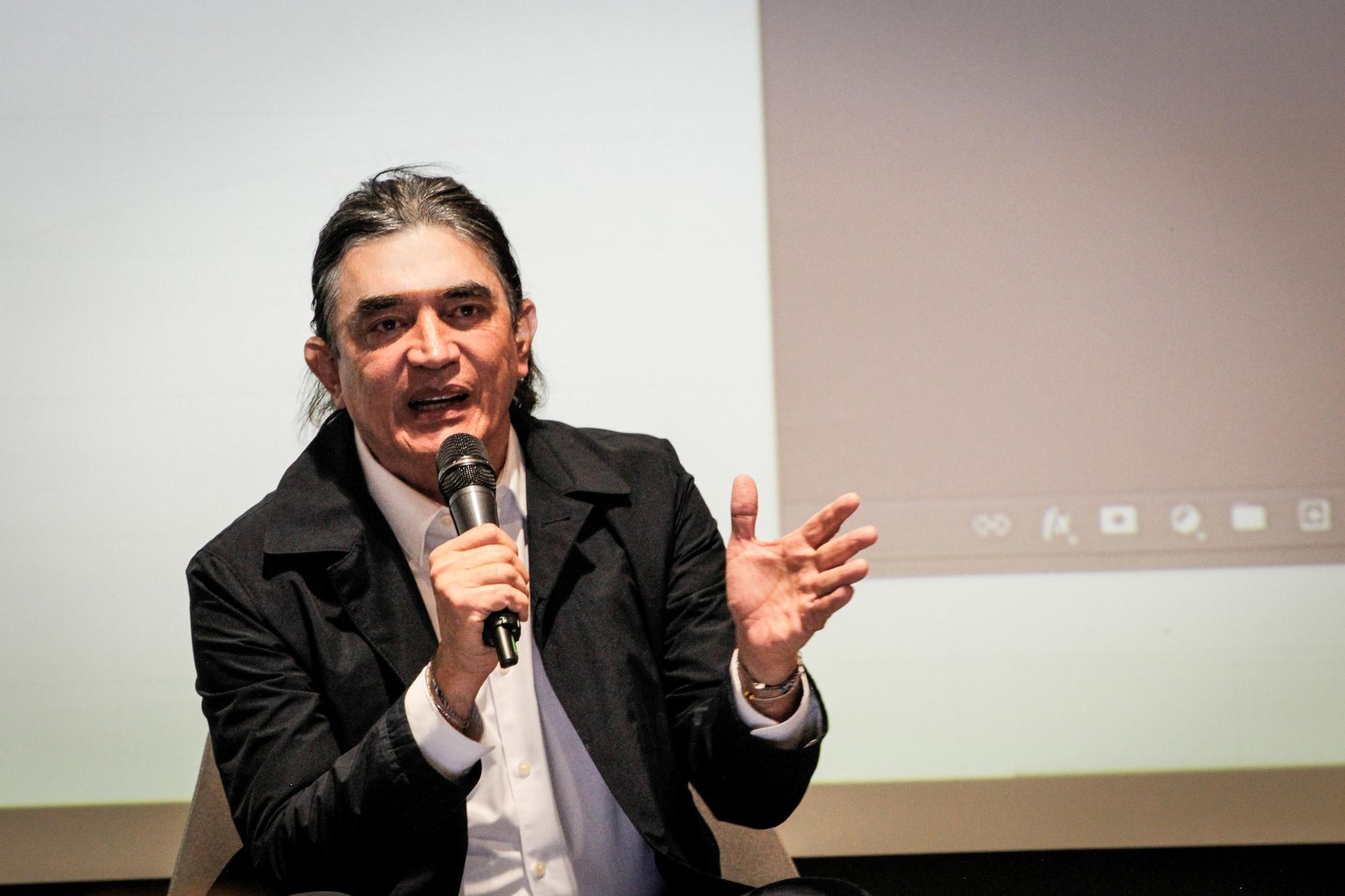 Gustavo Bolívar: ''La mafia también tiene 'muñecos' en Colombia''