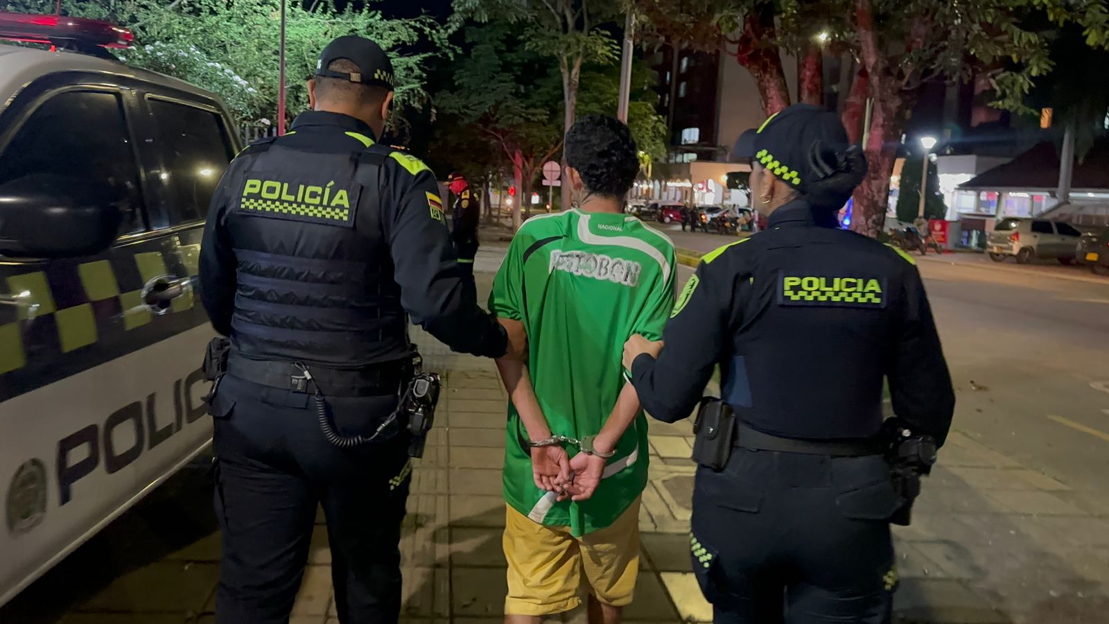 Con puñal en mano se robó un celular en San Martín