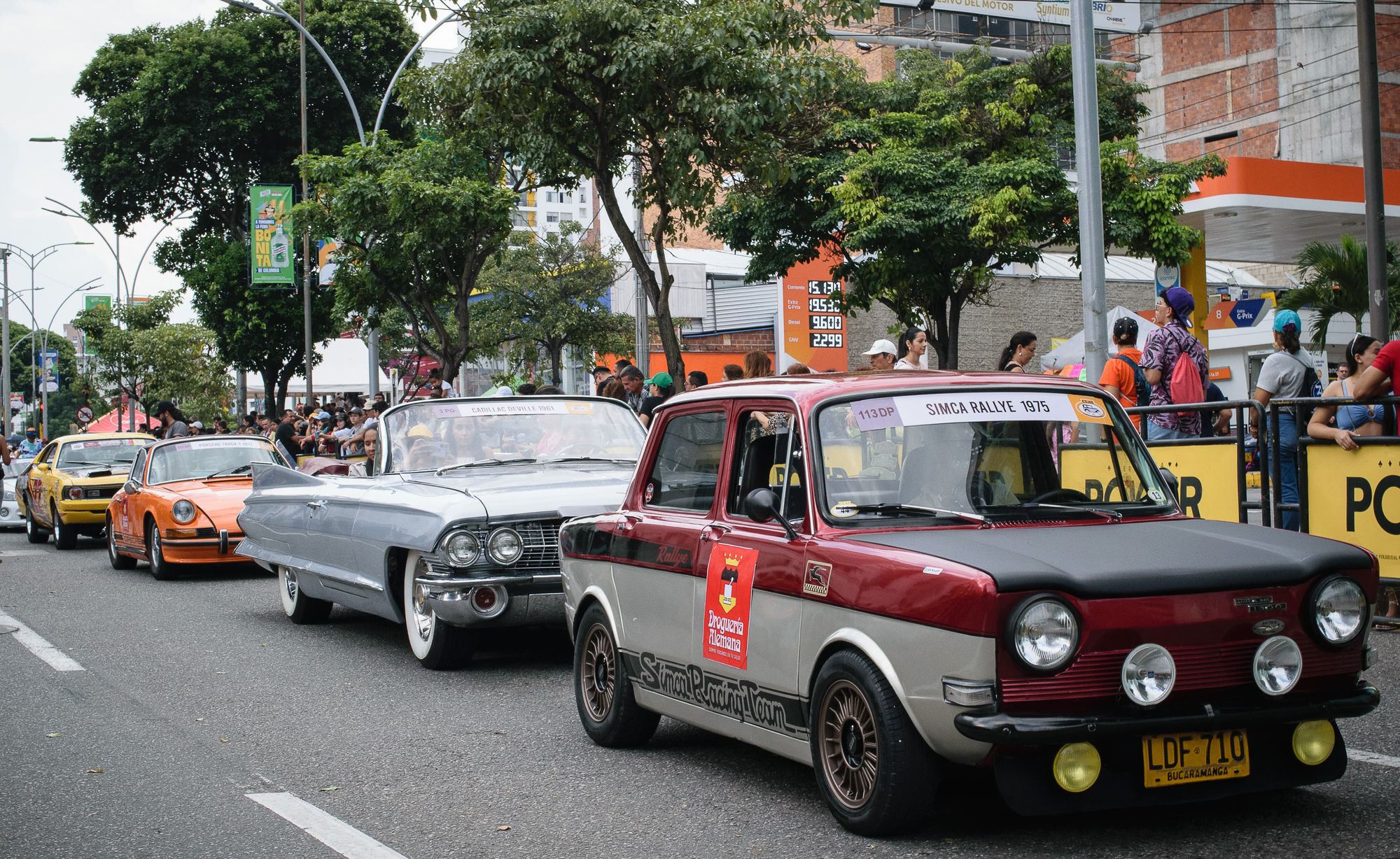 Así se vivió el desfile de Autos Clásicos y Antiguos en Bucaramanga