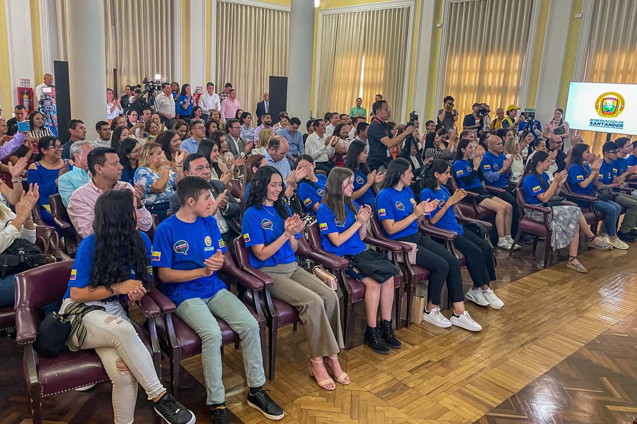 Jóvenes santandereanos viajan a mejorar su inglés en el Reino Unido