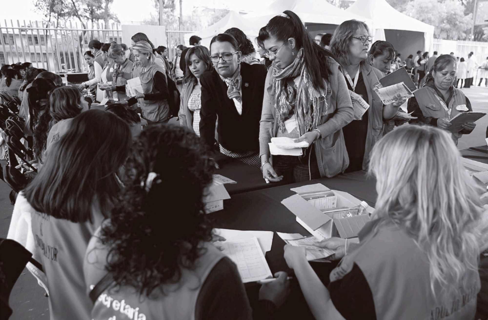 Procuradora General pide más que leyes para proteger los derechos de las mujeres