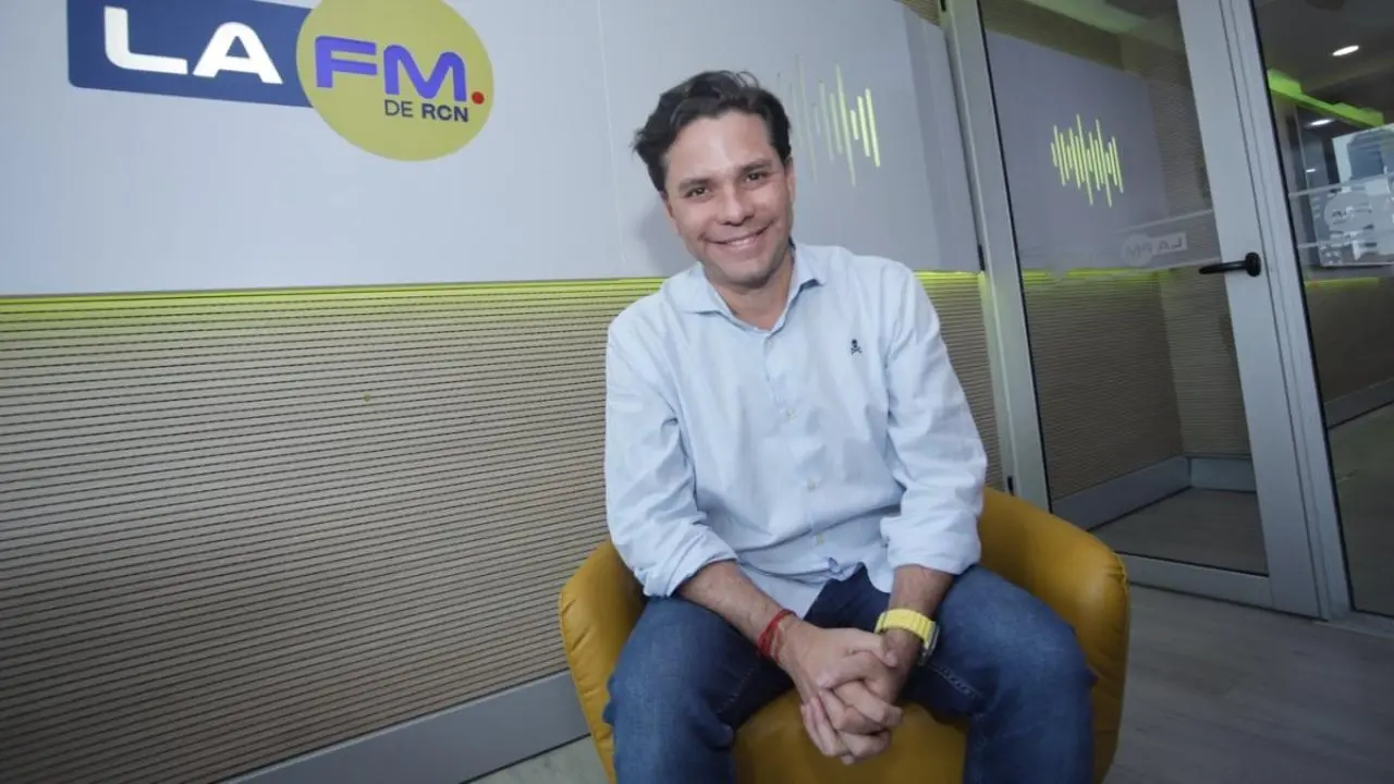 Luis Carlos Vélez renuncia a La FM tras siete años de dirección
