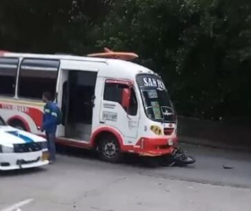 Una buseta casi le aplasta la vida en Floridablanca