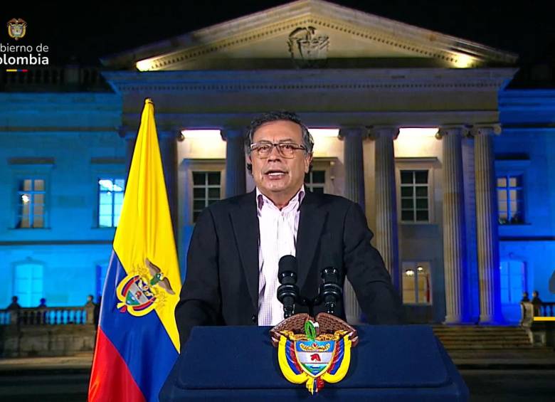 Presidente Petro celebra operativos del Ejército contra narcotráfico en varias regiones