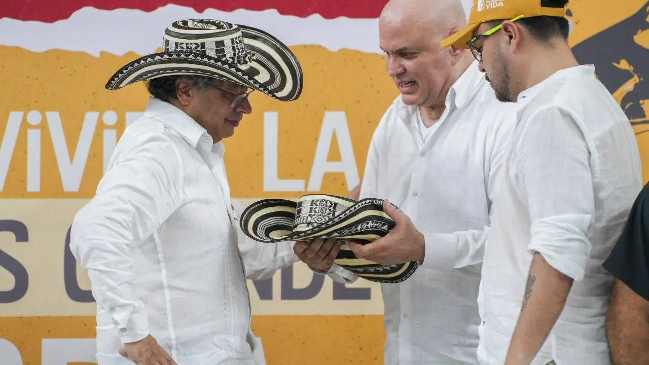 Petro propone a exparamilitares como gestores de paz en Montería