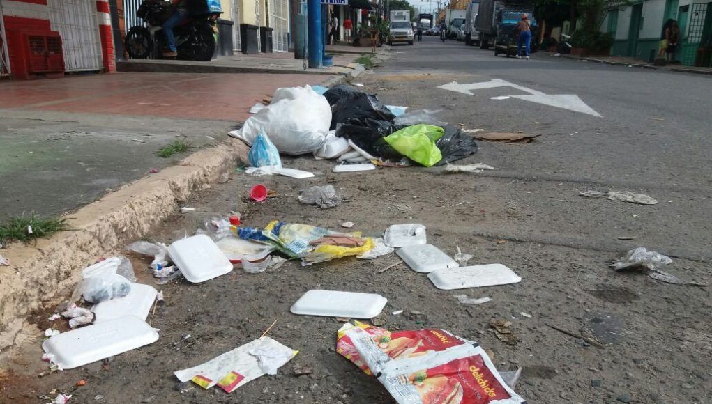 Basuras invaden las calles céntricas de Bucaramanga