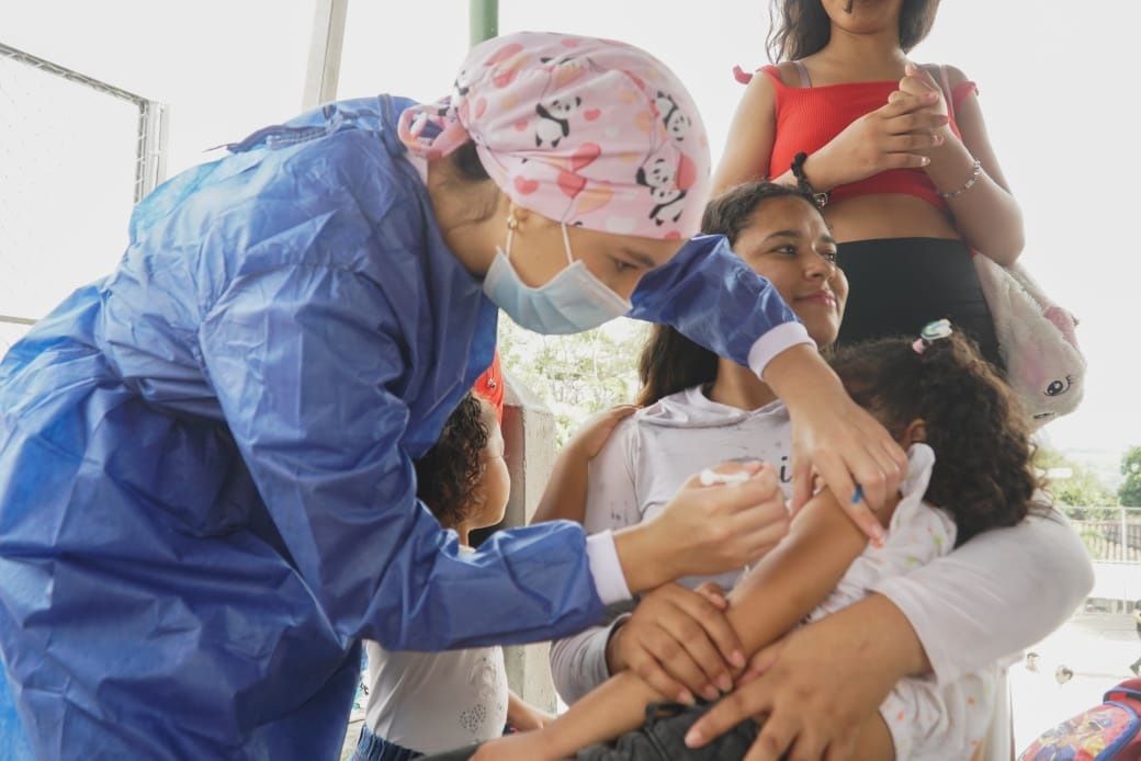 Jornadas de vacunación siguen desarrollándose con el ISABU