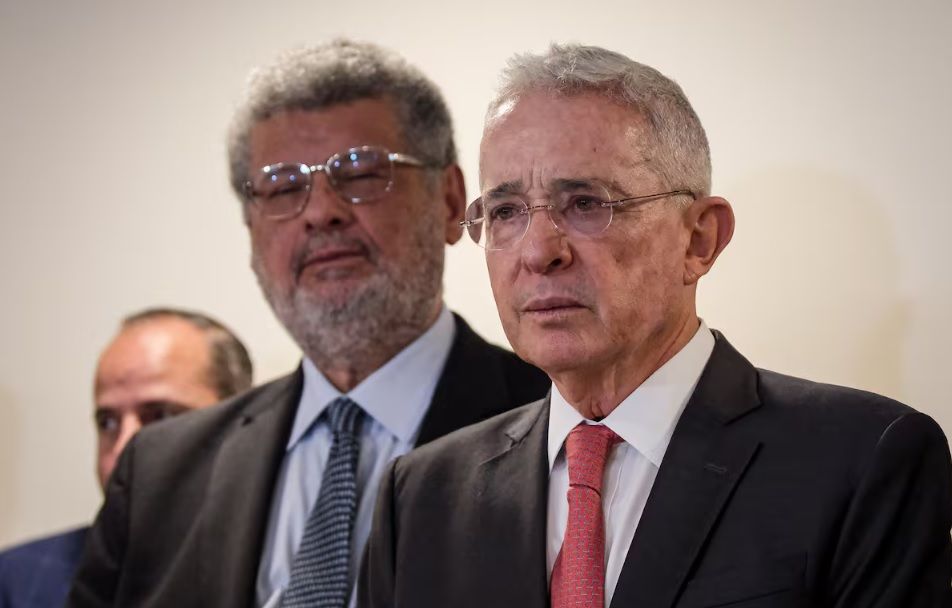 Álvaro Uribe Vélez abandonó audiencia por falta de garantías