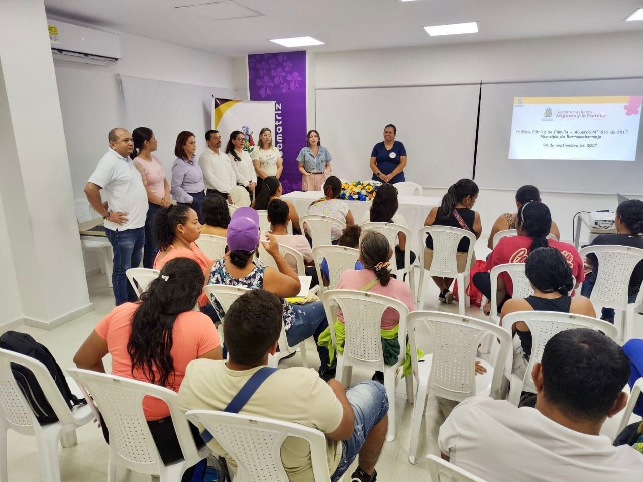 Cabildo Indígena Zenú de Barrancabermeja recibe capacitación en estrategias comerciales