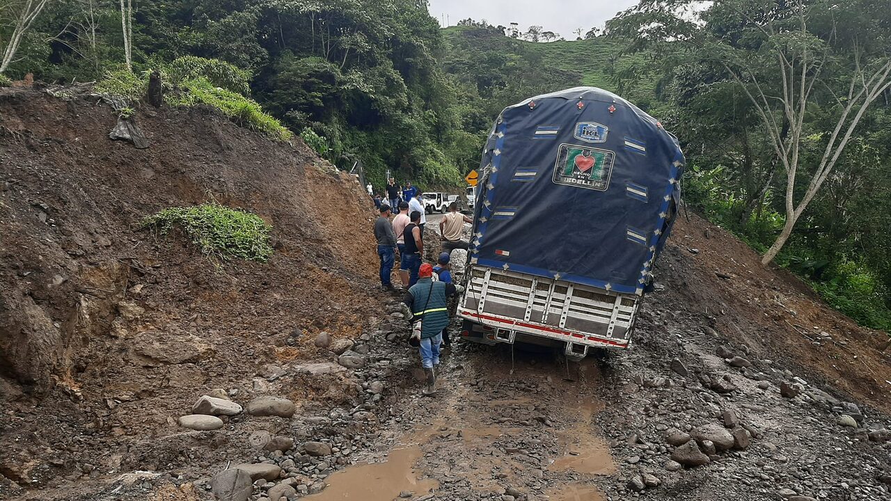 Alcaldes exigen avances en la Troncal del Carare