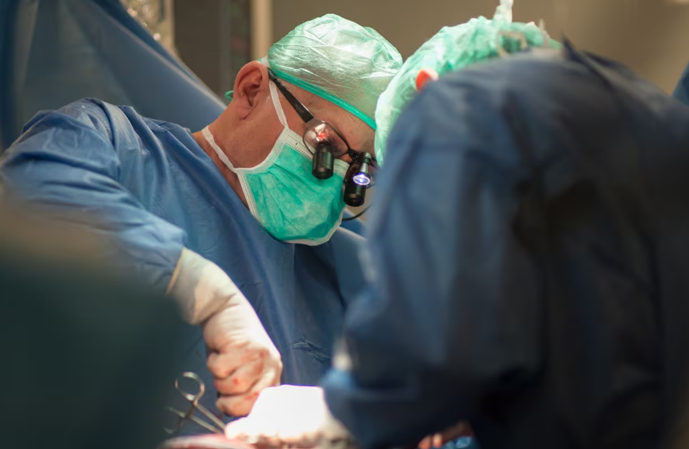 Barcelona lidera primer trasplante facial de donante con corazón parado