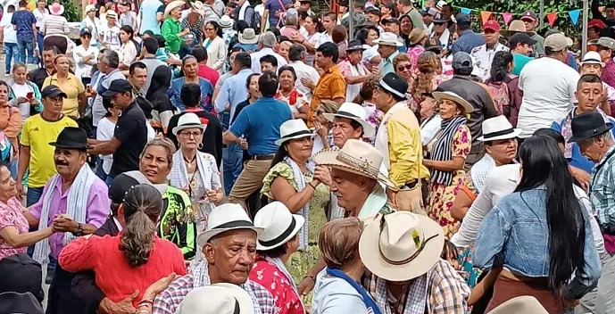 El Festival de Música Campesina llega al Parque Internacional del Parapente