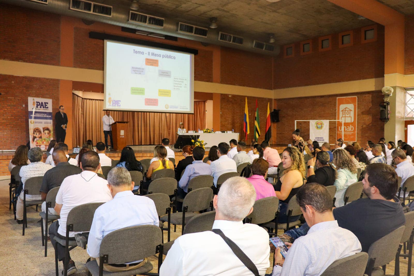 PAE beneficia a más de 127 mil estudiantes en Santander