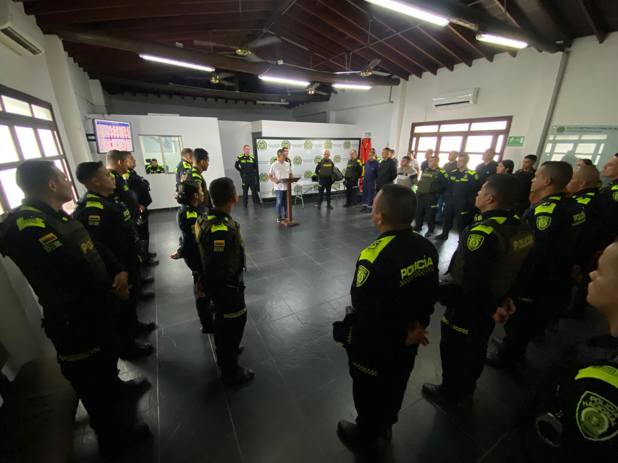 Operativos en Girón dejan 28 capturas y armas incautadas