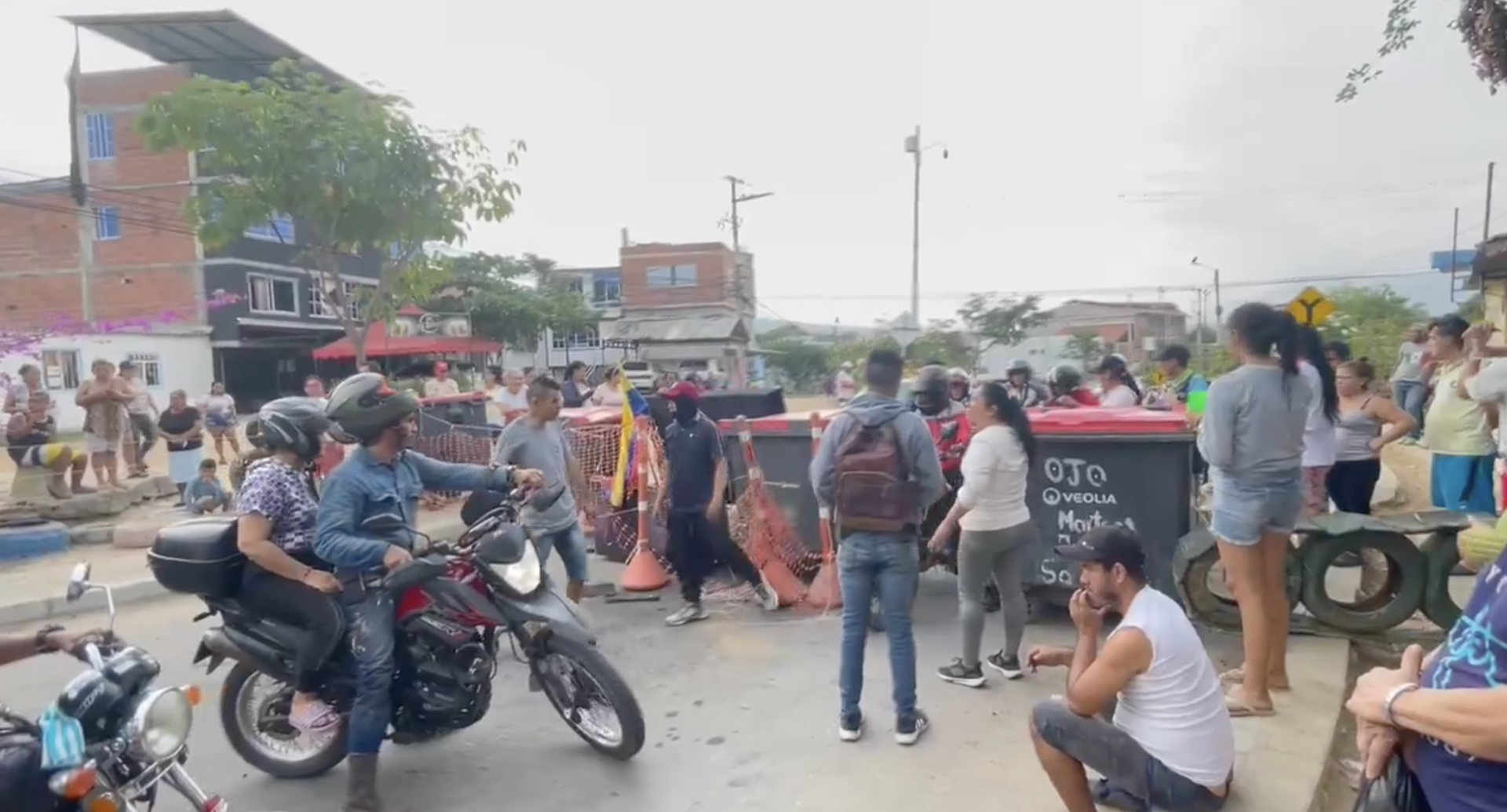 Protestan en Zapatoca por abandono de vías