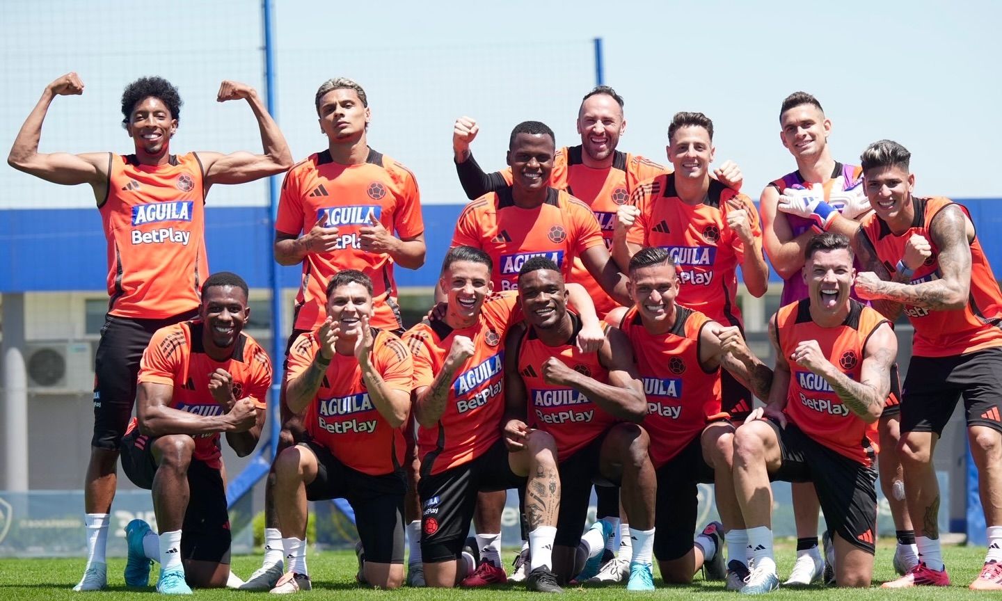 Colombia ante Uruguay en el estadio Centenario de Montevideo