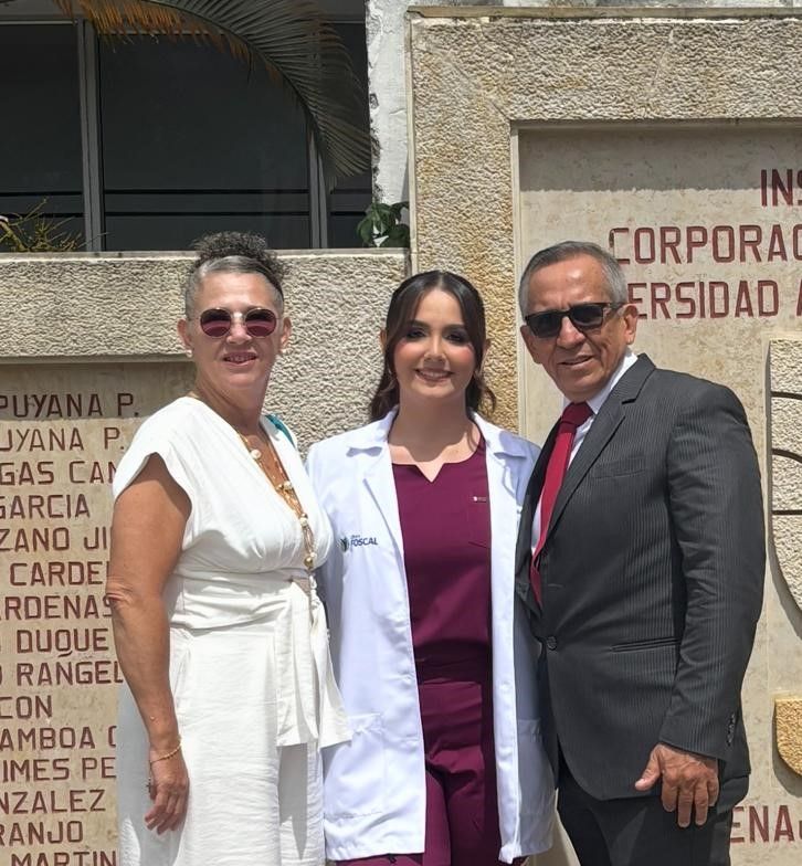 Imposición Bata Blanca UNAB a María Fernanda Ortega Picón