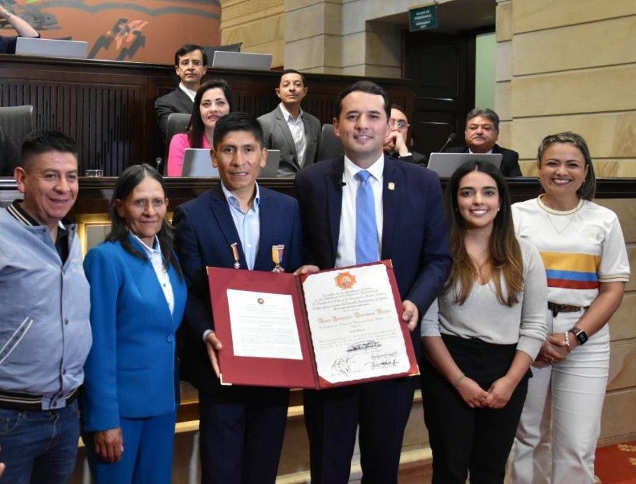 Orden de la Democracia para Nairo Quintana