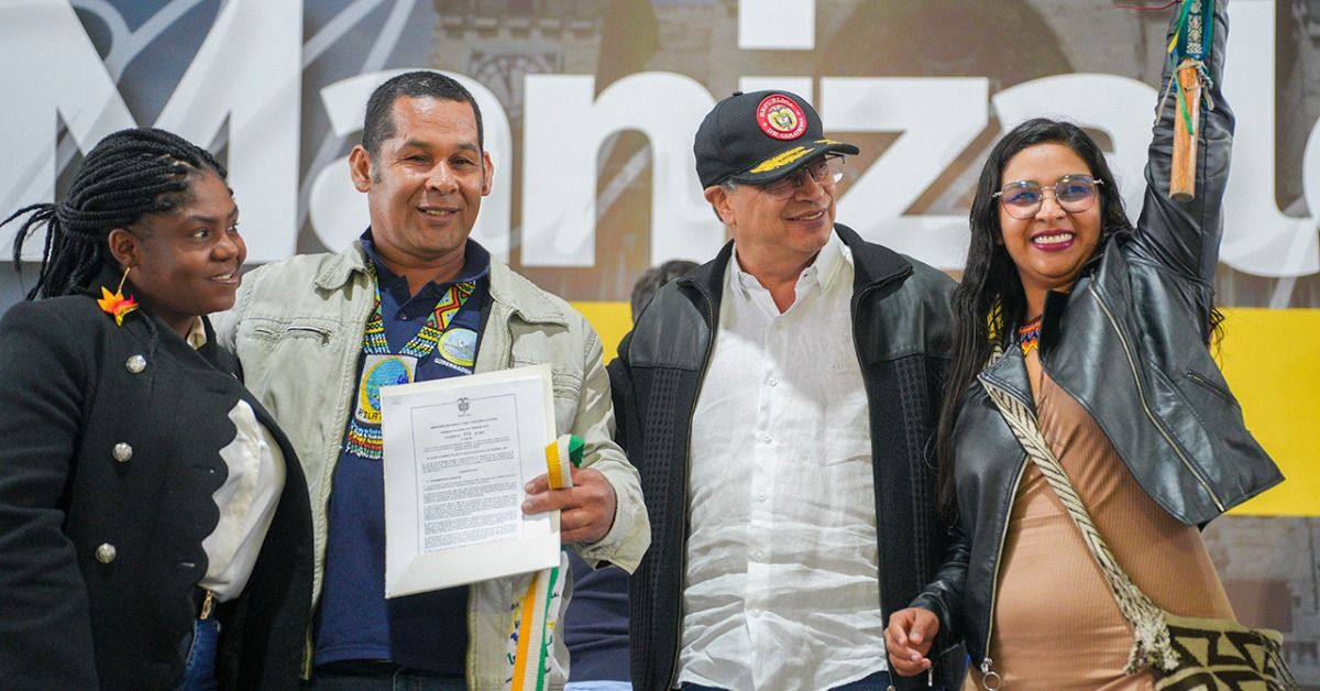 Gobierno Petro establece mesa de trabajo con indígenas emberá en Bogotá