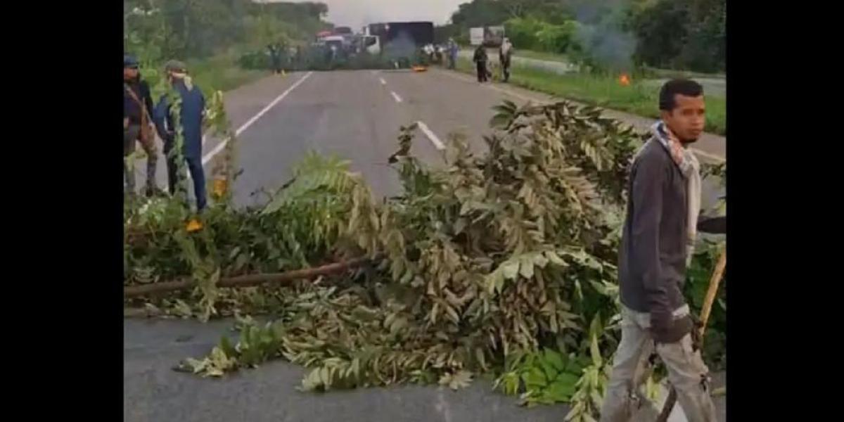 Campesinos cedieron paso en los bloqueos del Sur del Cesar