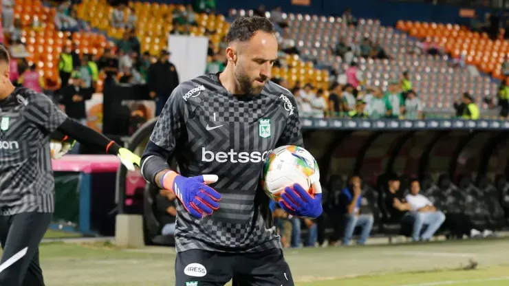 Técnico de Atlético Nacional defiende a David Ospina de las críticas