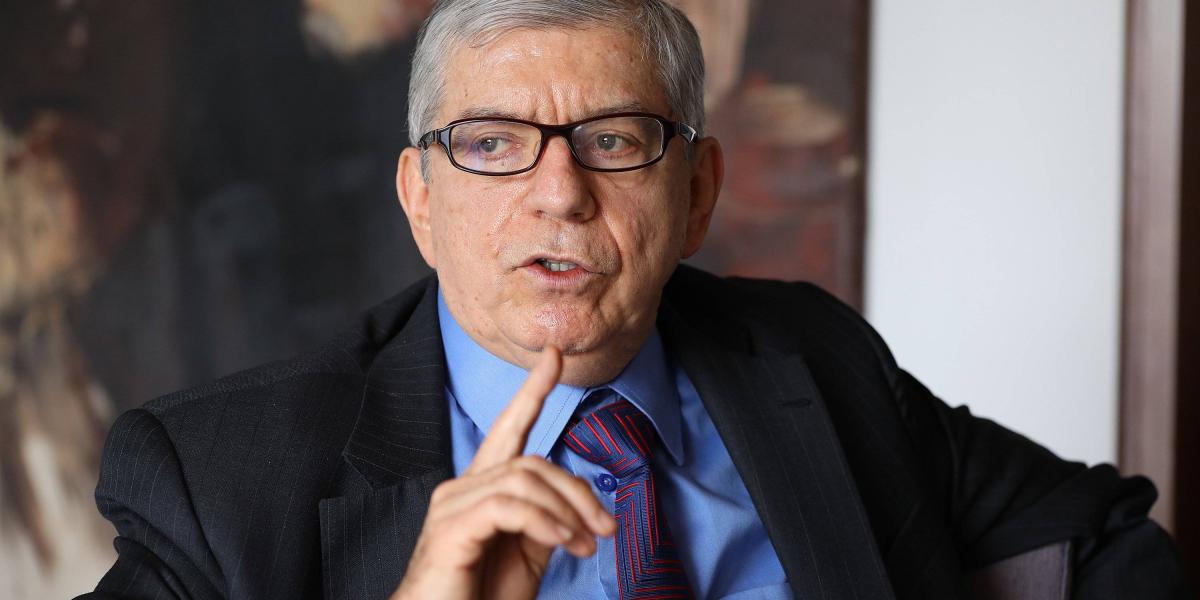 Denuncias de irregularidades sacuden al Partido Liberal tras reelección de Gaviria