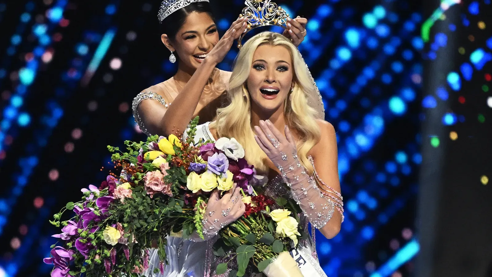 Victoria Kjaer, Miss Dinamarca, es coronada como Miss Universo 2024 en México