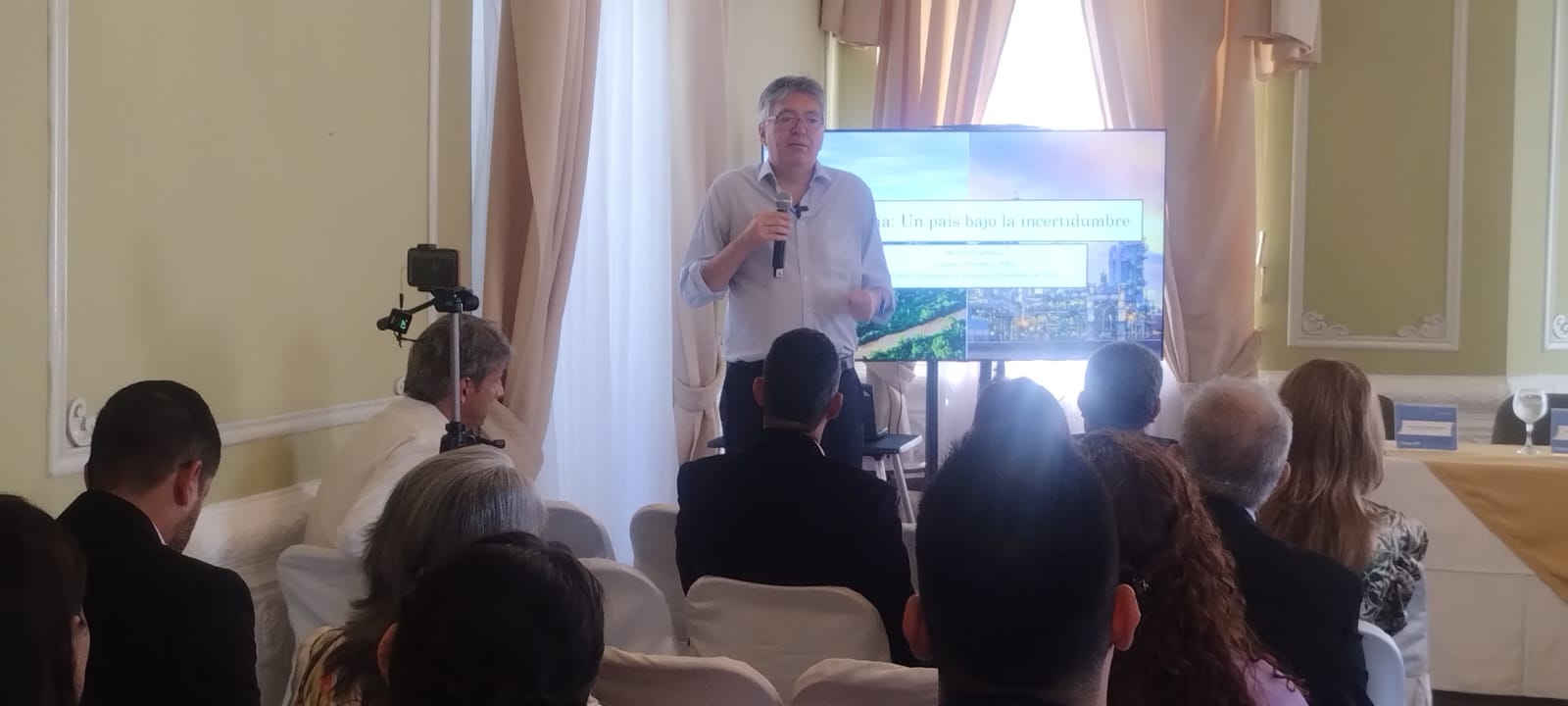 “La Consulta Previa como existe hoy en Colombia hay que acabarla”: Exministro Mauricio Cárdenas