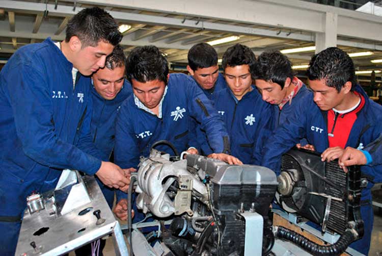 40 aprendices del SENA fueron enviados a Europa