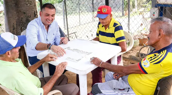 Atención integral y actividades recreativas para adultos mayores en Floridablanca
