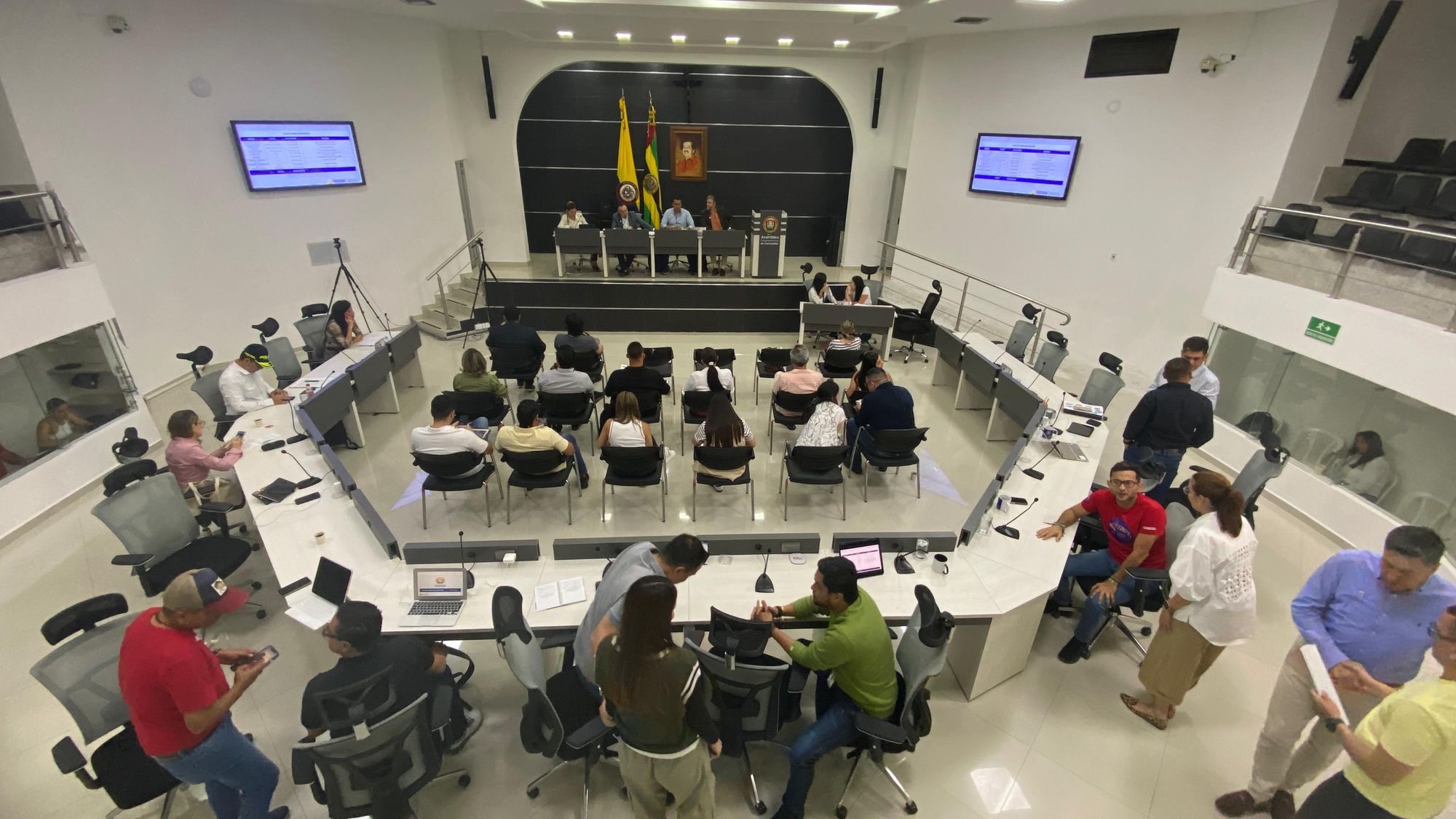 Santander asegura $330 mil millones para proyectos clave del Plan de Desarrollo