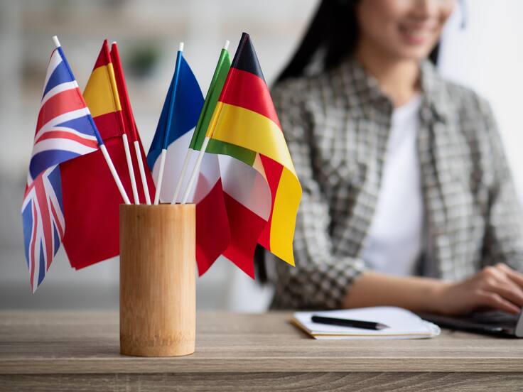 Gobernación de Santander lanza becas para Lenguas Extranjeras en la Universidad Santo Tomás