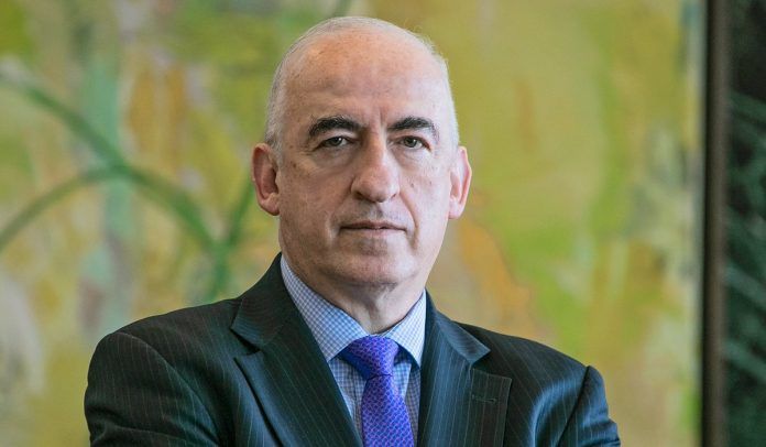 Preparan aumento del salario mínimo