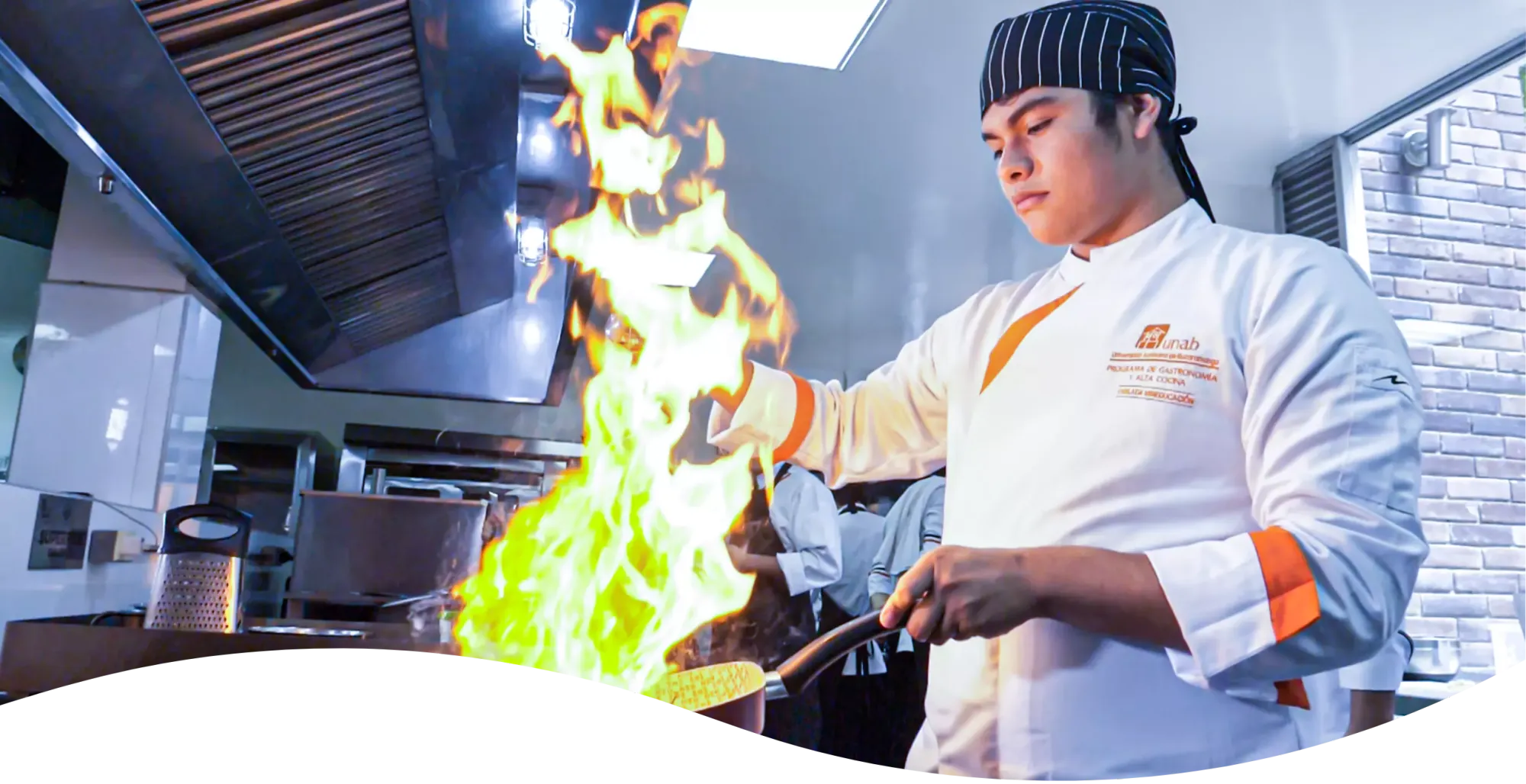 Cocina para Todos: 51 Jóvenes vulnerables en Santander lograron consolidar un proyecto de vida