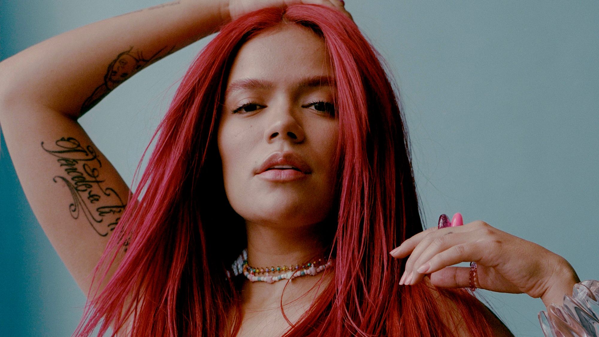 Karol G apoya a madres en extrema pobreza en Cartagena