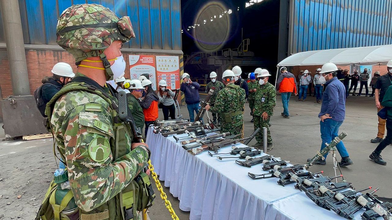 Efectúan fundición de 23 mil 500 armas de fuego decomisadas a grupos armados