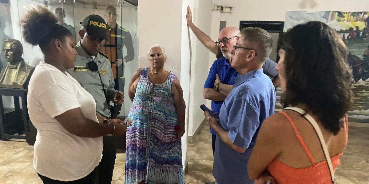 Fue por lana y salió trasquilada: cochera en Cartagena intentó estafar a turistas y tuvo que devolver la plata