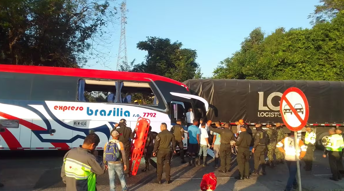 Choque de un bus de Expreso Brasilia dejó cuatro muertos