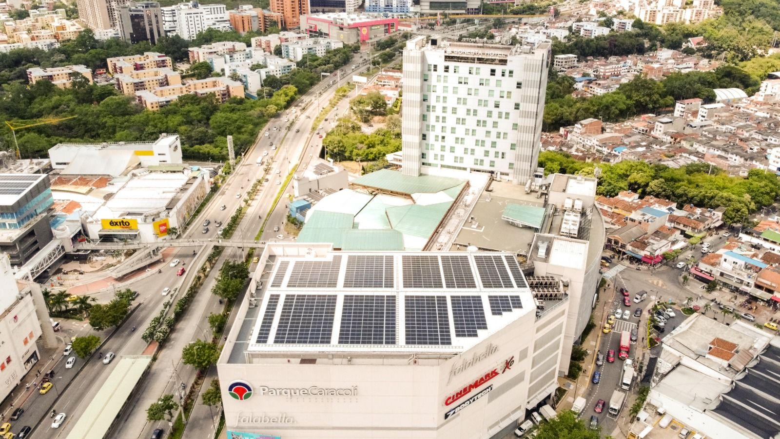 Parque Caracolí brilla con energía solar y reduce su huella de carbono